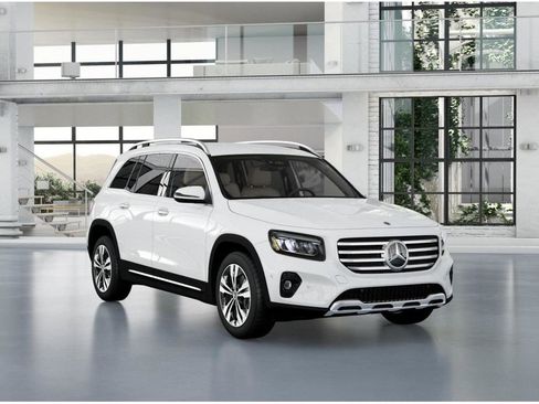 New 2025 Mercedes-Benz GLB 250 4MATIC image 10