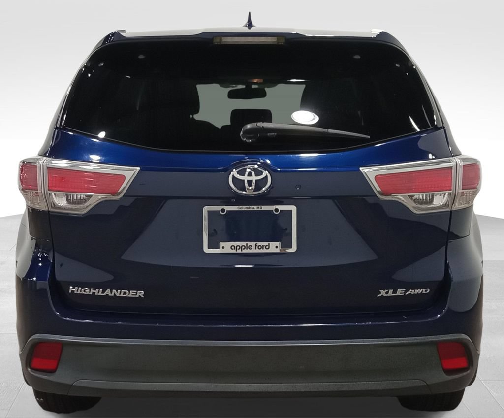 Used 2016 Toyota Highlander XLE AWD/4WD image 4