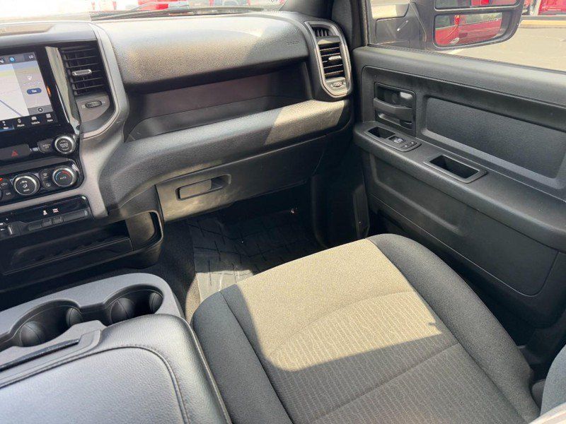 Used 2024 RAM 3500 Tradesman w/ Chrome Appearance Group AWD/4WD image 15
