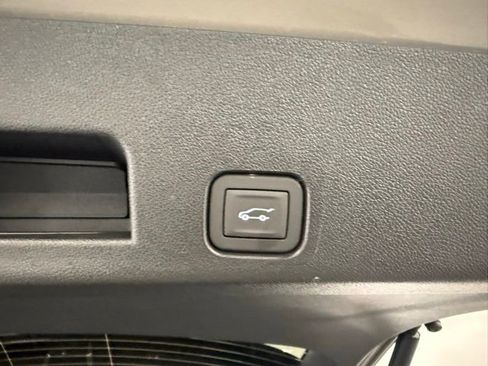New 2026 Chevrolet Traverse Z71 w/ Enhanced Driving Package AWD/4WD image 9