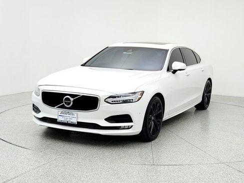 Used 2019 Volvo S90 T5 Momentum image 1