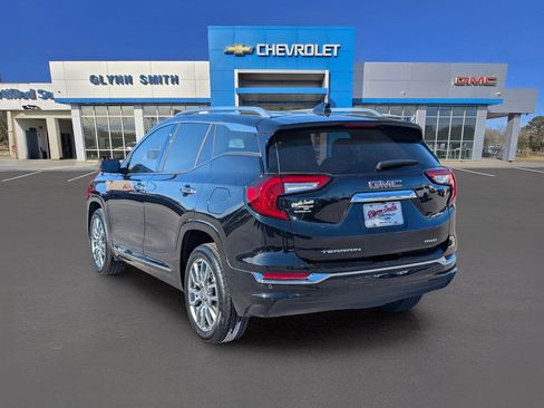 Used 2024 GMC Terrain Denali image 12