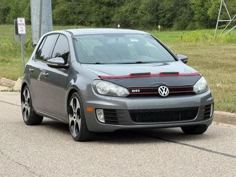 Used 2011 Volkswagen Golf 4-Door FWD image 2