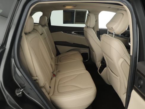 Used 2020 Lincoln Nautilus Reserve image 6