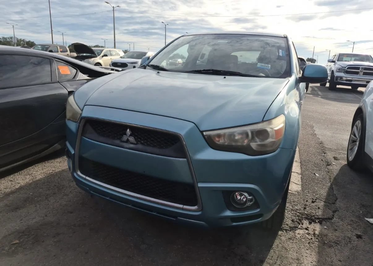 Used 2011 Mitsubishi Outlander Sport SE FWD image 6