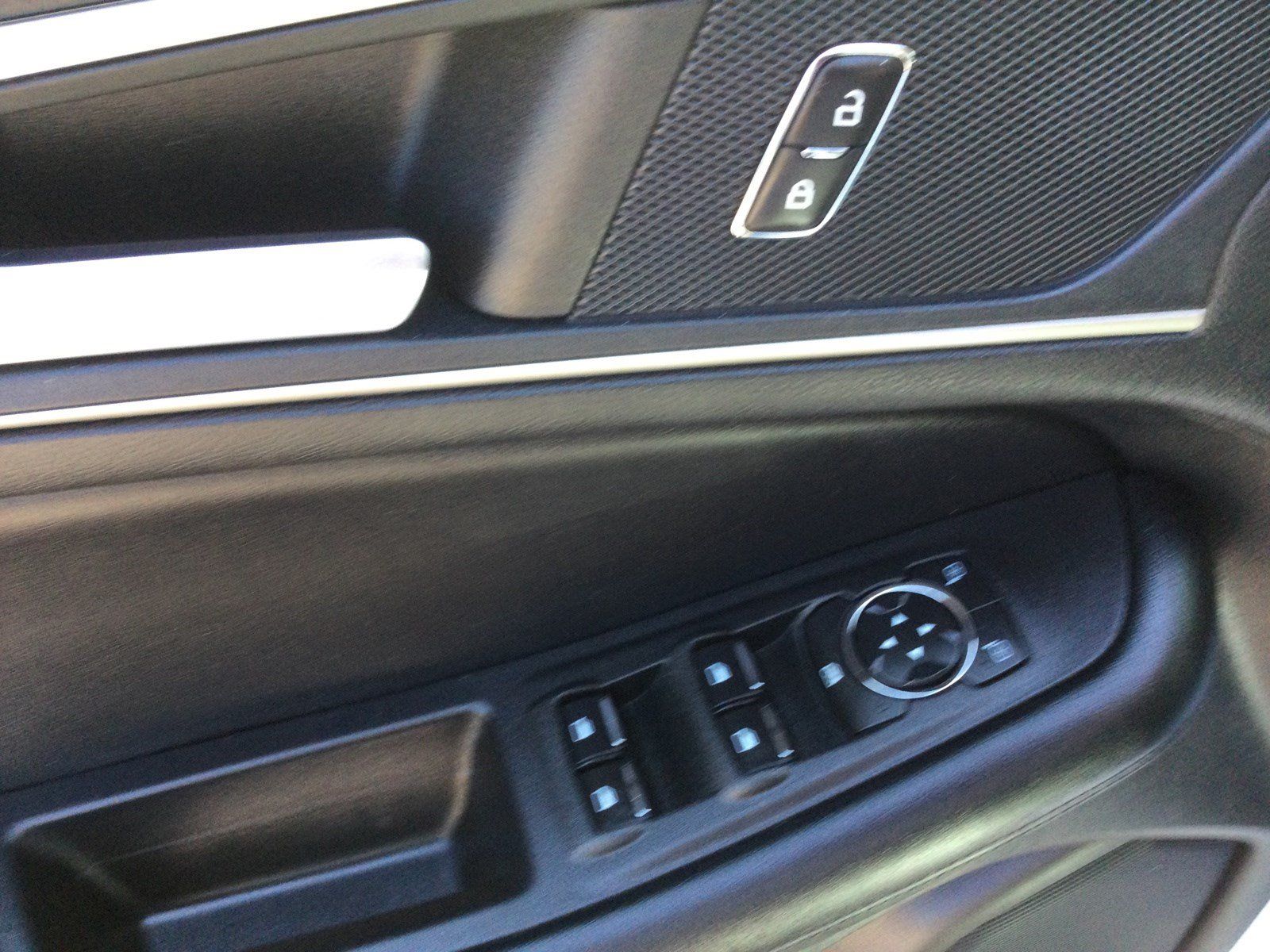Used 2022 Ford Edge SEL AWD/4WD image 9