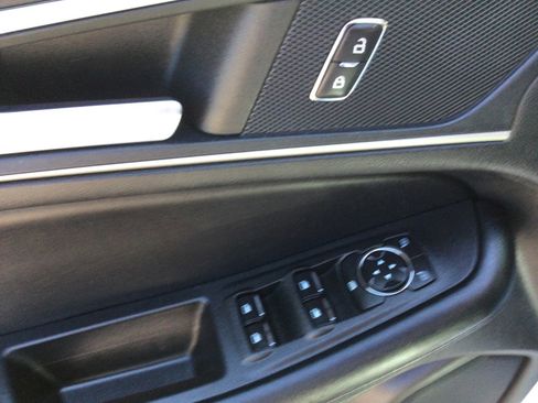 Used 2022 Ford Edge SEL image 9