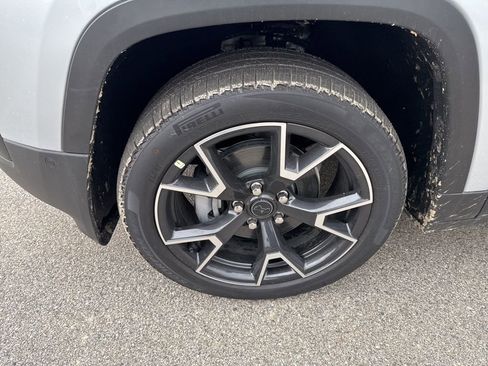 New 2026 Jeep Cherokee Overland image 9