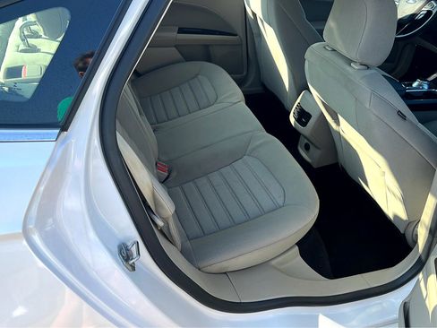 Used 2020 Ford Fusion SE image 17