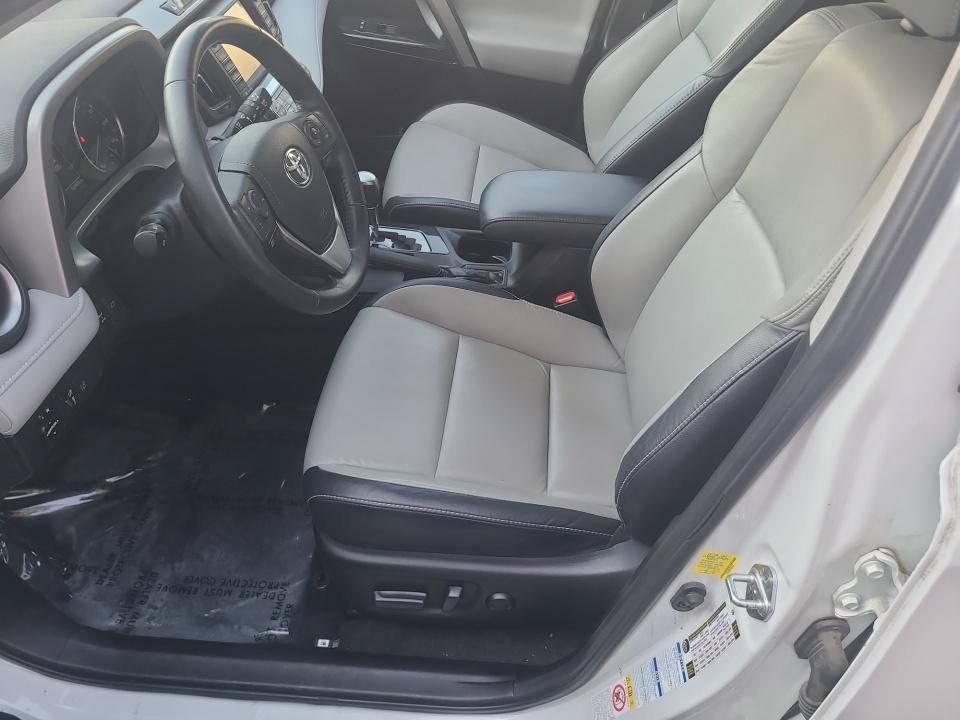 Used 2018 Toyota RAV4 Limited w/ Advanced Technology Package AWD/4WD image 34