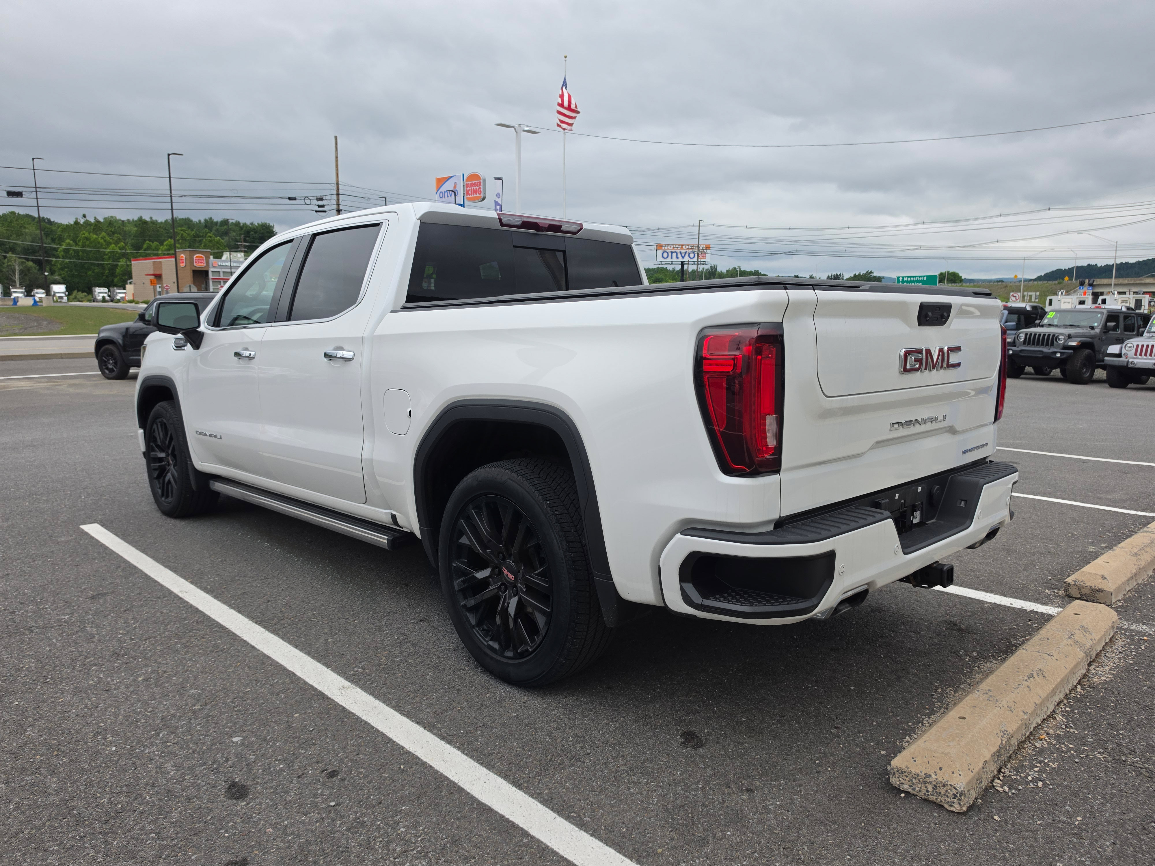 Used 2024 GMC Sierra 1500 Denali AWD/4WD image 6