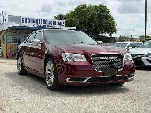 Used 2018 Chrysler 300 Touring w/ Chrome Appearance Package RWD image 1