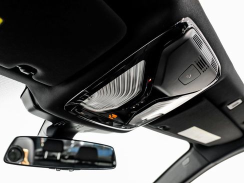 Used 2023 BMW M550i xDrive image 24