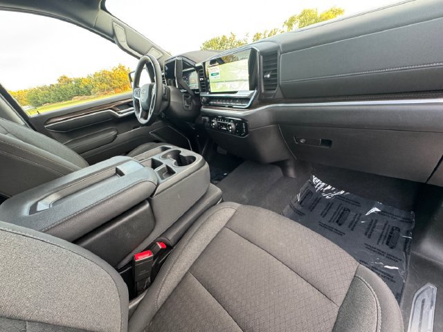 Used 2026 Chevrolet Silverado 1500 RST AWD/4WD image 32