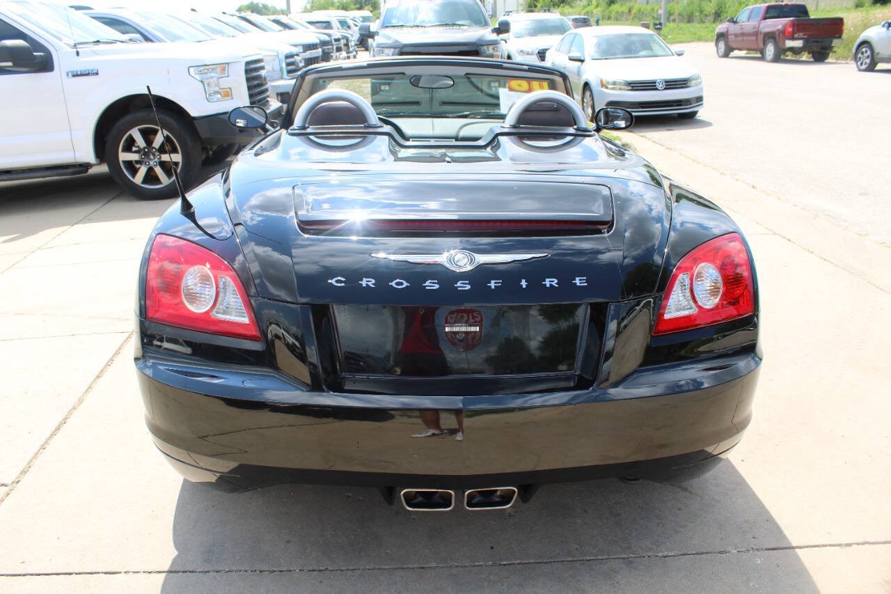 Used 2006 Chrysler Crossfire Limited RWD image 3