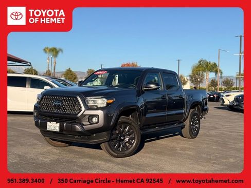 Used 2021 Toyota Tacoma Limited image 1