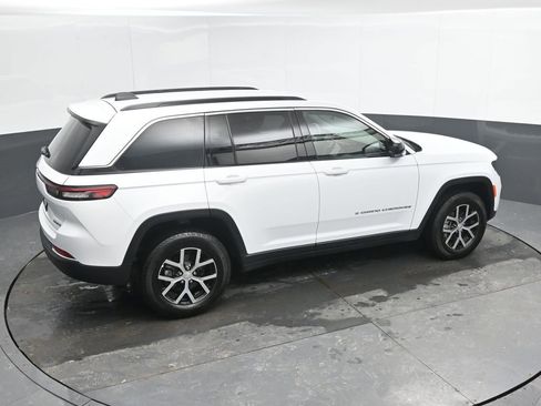 Used 2025 Jeep Grand Cherokee Limited image 38