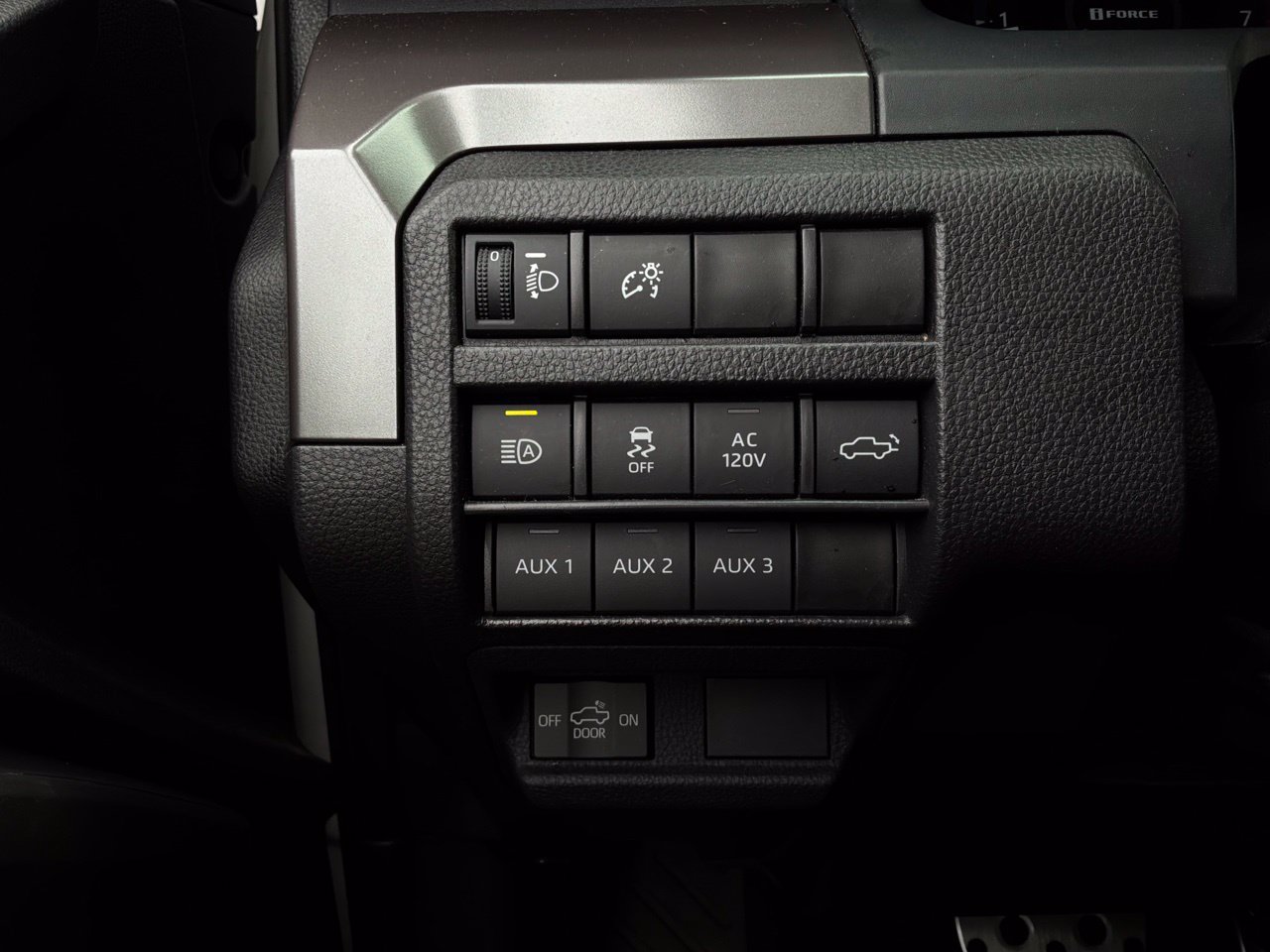 Used 2024 Toyota Tacoma TRD Sport w/ TRD Sport Premium Package AWD/4WD image 33