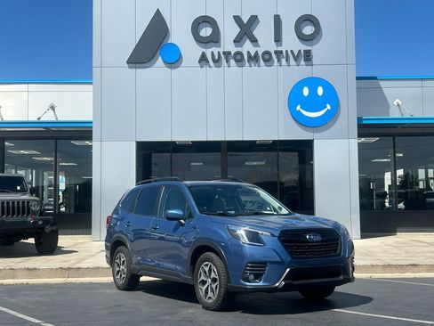 Used 2023 Subaru Forester Premium AWD/4WD image 1