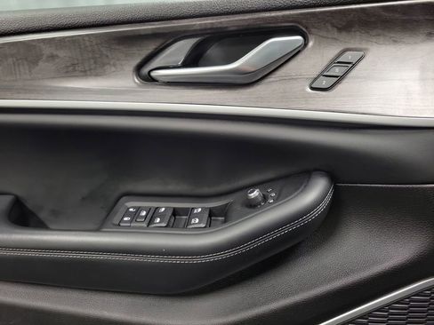 Used 2022 Jeep Grand Cherokee L Limited image 18