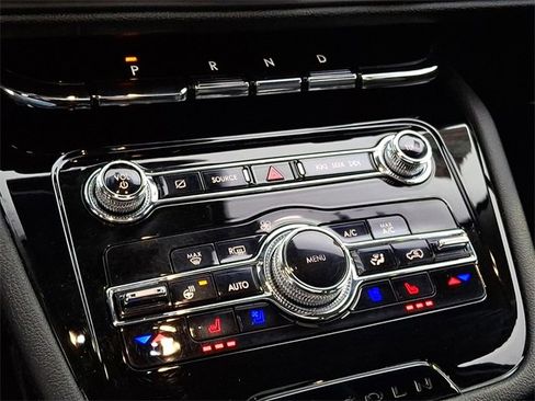 Used 2022 Lincoln Corsair AWD w/ Premium Package image 17