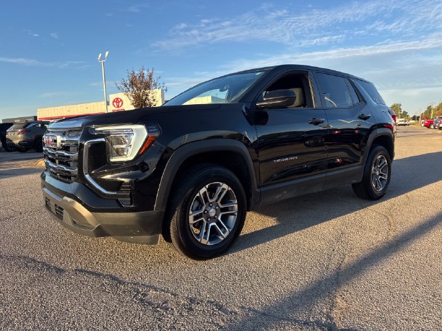Used 2026 GMC Terrain Elevation FWD image 2
