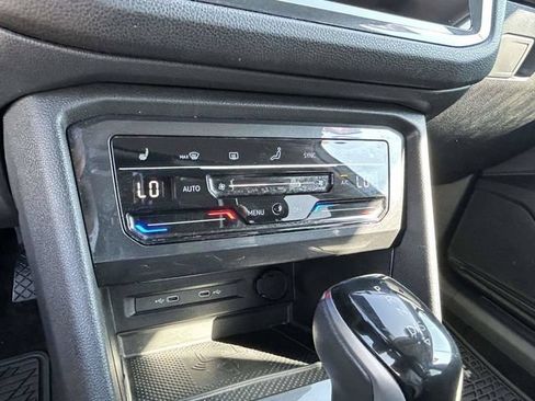 Used 2023 Volkswagen Tiguan SE FWD image 18