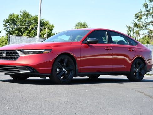 Used 2024 Honda Accord Sport image 3