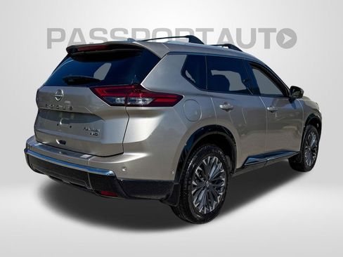 Used 2026 Nissan Rogue Platinum w/ Platinum Premium Package image 5