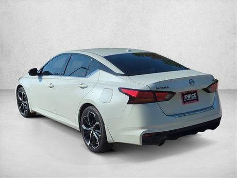 Used 2023 Nissan Altima 2.5 SR w/ SR Premium Package FWD image 5