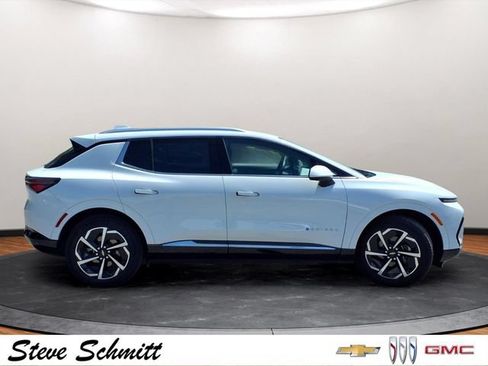 Used 2025 Chevrolet Equinox EV LT FWD image 26