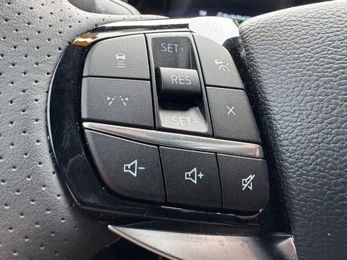 Used 2025 Ford Explorer ST image 16