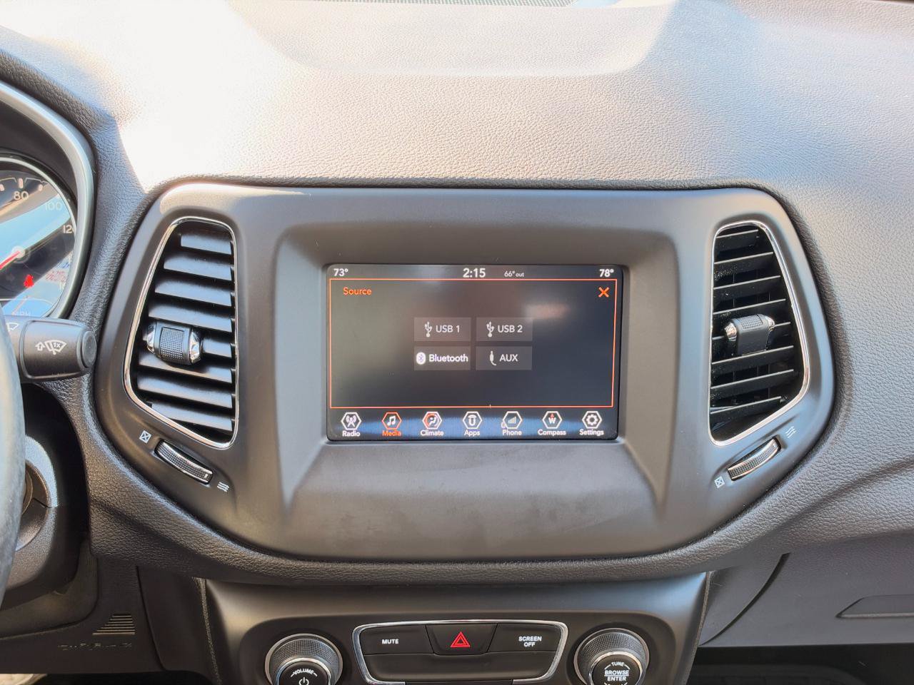 Used 2018 Jeep Compass Latitude w/ Popular Equipment Group AWD/4WD image 53