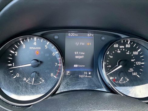 Used 2018 Nissan Rogue SV w/ Premium Package AWD/4WD image 13