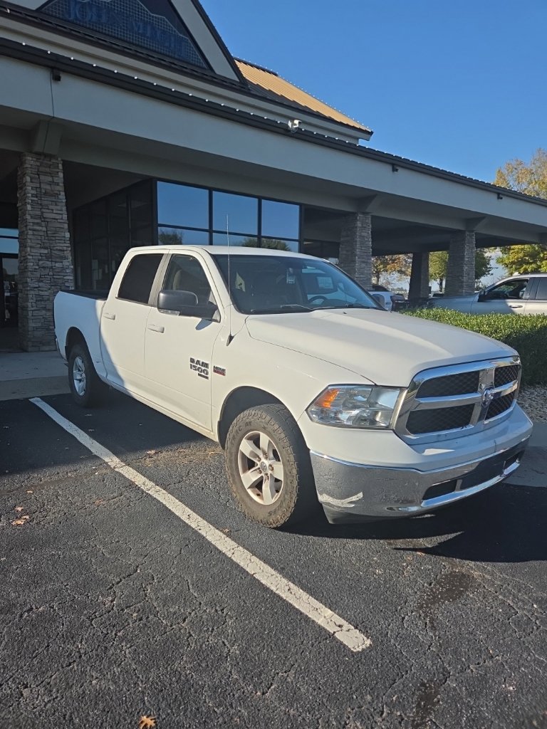 Used 2019 RAM 1500 Classic SLT w/ Luxury Group AWD/4WD image 1