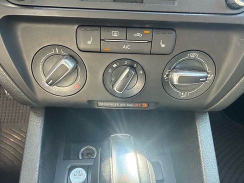 Used 2014 Volkswagen Jetta SE FWD image 12