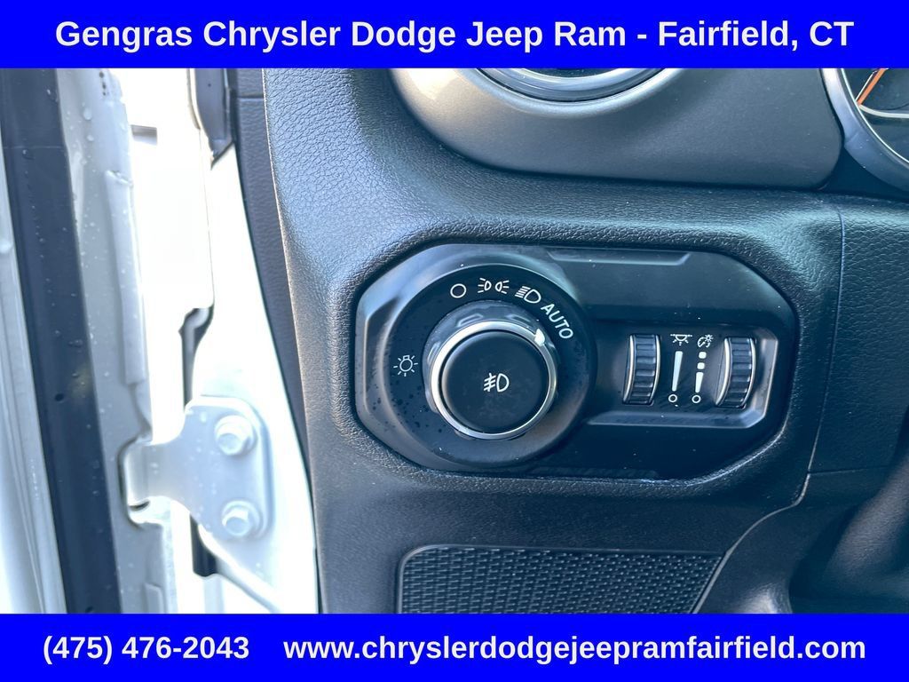 Used 2019 Jeep Wrangler Unlimited Sahara AWD/4WD image 49