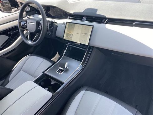 Used 2025 Land Rover Range Rover Evoque Dynamic SE image 11