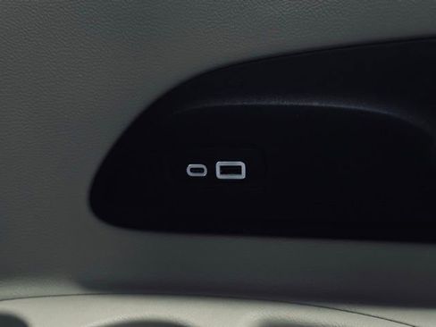 Certified 2023 Chrysler Pacifica Limited FWD image 25