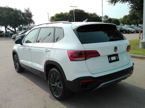 Used 2024 Volkswagen Taos S FWD image 9