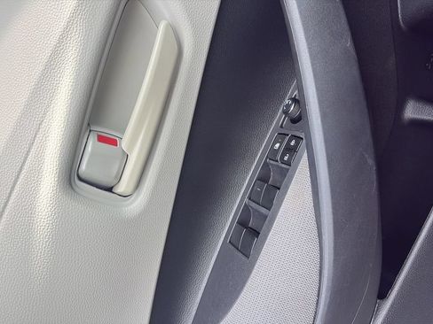 Used 2024 Toyota Corolla LE w/ LE Convenience Package FWD image 18