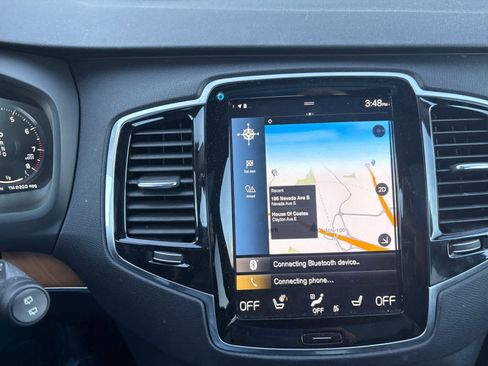 Used 2022 Volvo XC90 T6 Momentum w/ Advanced Package image 10