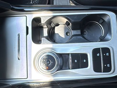 Certified 2022 Ford Explorer ST-Line RWD image 16