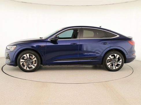 Certified 2022 Audi e-tron Premium image 2