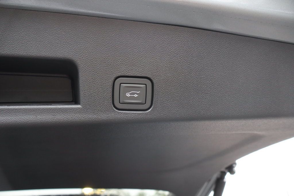 New 2027 Chevrolet Traverse Z71 w/ Enhanced Driving Package AWD/4WD image 30