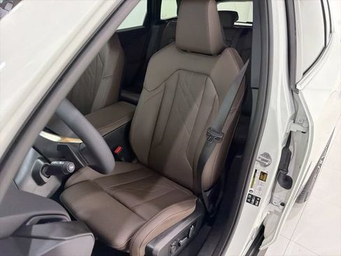 Used 2025 BMW X3 xDrive30i AWD/4WD image 13