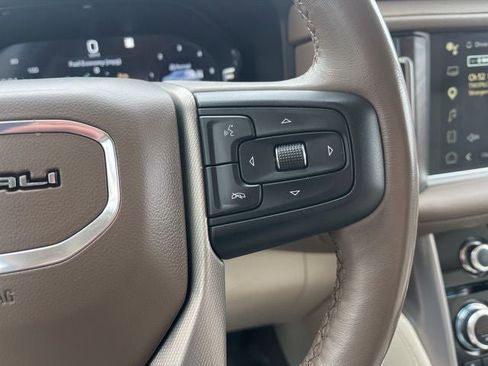 Used 2022 GMC Yukon XL Denali AWD/4WD image 30