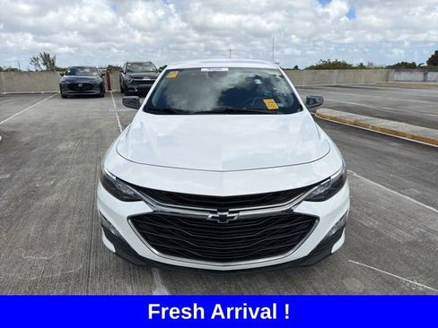 Used 2023 Chevrolet Malibu LT w/ Redline Edition image 2