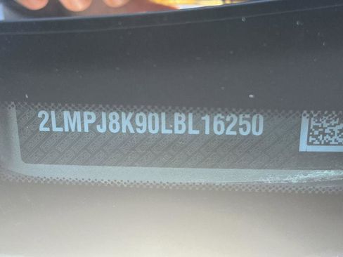 Used 2020 Lincoln Nautilus Reserve image 26