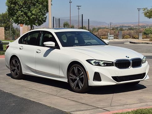 Used 2023 BMW 330i Sedan w/ Driving Assistance Package RWD image 3
